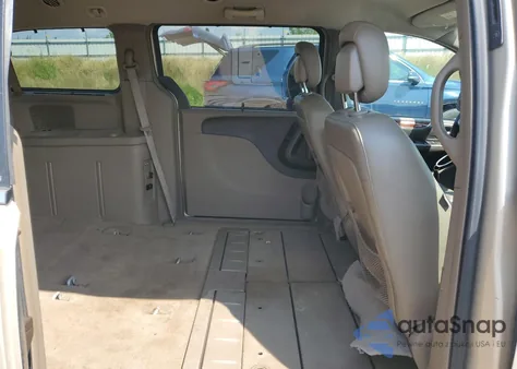 2013 Chrysler Town & Country Touring L from USA, damaged, VIN 2C4RC1CG0DR596851